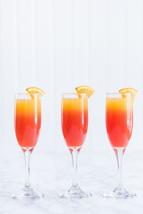 Tequila Sunrise Mimosa Recipe! Sunrise Mimosa, Pineapple Rum Drinks, Mimosa Recipes, Home Cocktails, Keto Easter, Recipes Brunch, Mexican Cocktails, Dinner Meat, Rum Punch Recipes