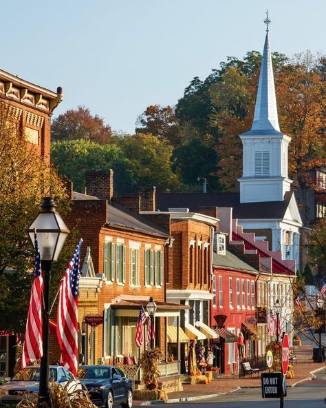 Southern Lady Magazine on Instagram: “Nestled in the mountainous northeast corner of Tennessee, Jonesborough’s winding brick sidewalks are lined with charming shops and eateries…” Main Street Aesthetic, Brick Sidewalk, Town Aesthetic, Street Aesthetic, Small Town Life, Southern Lady, Southern Ladies, Main Street Usa, Small Town Girl