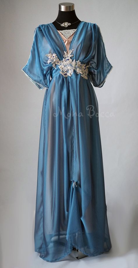 Edwardian blue evening dress by Mona Bocca Gaun Abad Pertengahan, Lady Mary, Edwardian Dress, Gibson Girl, Blue Wedding Dresses, Vintage Gowns, Dress Handmade, Fantasy Dress, Edwardian Fashion