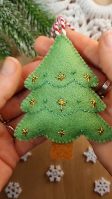 Felt Xmas Decorations To Make, Sewing Patterns Free Christmas, Felt Tree Ornaments Diy, Free Felt Ornaments Patterns, Baby Felt Ornament, Felt Ornament Templates, Making Felt Ornaments, Felt Baby Ornament, Felt Ornaments Easy