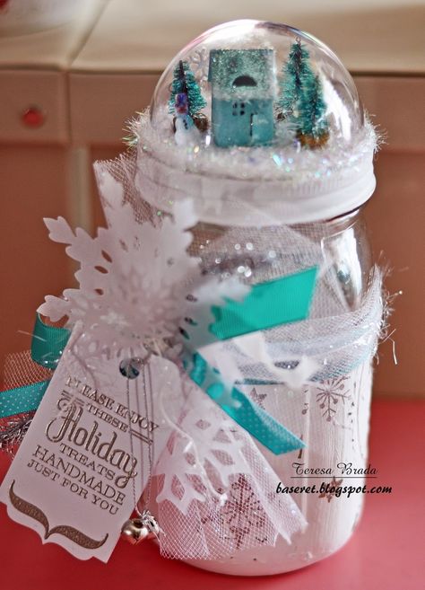 Christmas Mason Jar Ideas, Snow Globe Mason Jar, Mason Jar Ideas, Mason Jar Projects, Jar Ideas, Christmas Mason Jars, Christmas Jars, Mason Jar Gifts, 12 December