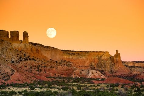 Mexican Desert, Ghost Ranch, New Mexico Style, Art Retreats, Sante Fe, Land Of Enchantment, Western Aesthetic, Soul Art, Beautiful Places In The World