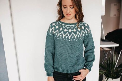 If you fancy incorporating some fabulous fair isle into your winter warmers, then how about this beautiful Fair Isle pullover crochet pattern by Courtney Clark of Tinderbox. It’s the stunning fair Isle yoke that we love most about it, and being another design that can be made in size XS – 5XL everyone can indulge in some fair isle fanciness! Fair Isle Crochet Pattern, Crochet Fair Isle, Crochet Jumper Pattern, Fair Isle Crochet, Crochet Yoke, Crochet Jumper, Crochet Sweater Pattern Free, Nordic Sweater, Pull Crochet