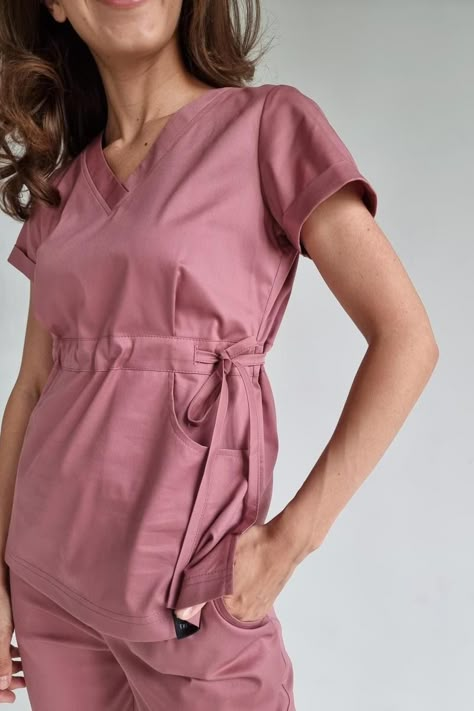 Goals Study, Medical Clothes, Ensemble Blazer, Medical Scrubs Fashion, Nursing Goals, Medical Scrubs Outfit, Beauty House, Med School Motivation, Corporate Uniforms