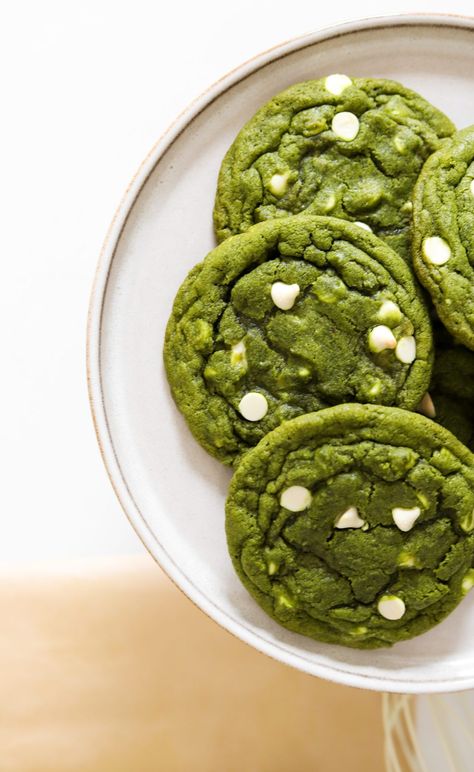 Matcha White Chocolate Cookies, Biskut Coklat, Green Tea Cookies, Matcha White Chocolate, Matcha Cookies, Matcha Recipe, White Chocolate Cookies, White Chocolate Chip Cookies, Soft Bakes