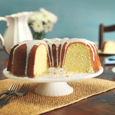 Whipping Cream Pound Cake Cream Pound Cake Recipe, Whipping Cream Pound Cake, Cake Flour Recipe, Swans Down Cake Flour, Yummy Deserts, Pound Cake Recipe, Recipe Dessert, Delicious Cake Recipes, Layer Cakes