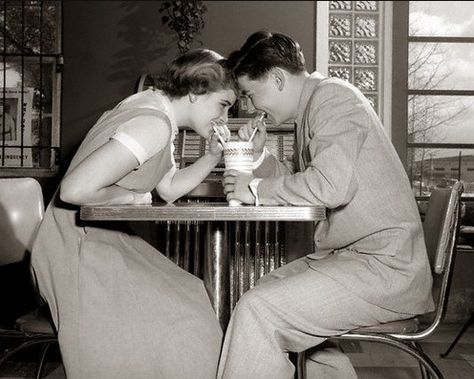 1950's date, share a milkshake with your steady! Shooting Couple, Vintage Diner, Vintage Couples, Vintage Versace, Teen Love, Vintage Romance, People Sitting, The Perfect Guy, Old Love