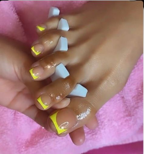 Pedicure Ideas Summer, Toe Nails Designs, Pedicure Toenails, Pedi Ideas, Summer Pedicure, Pedicure Ideas, Gel Toe Nails, Acrylic Toe Nails, Pretty Toe Nails