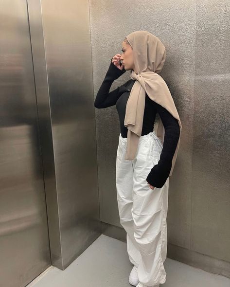 Halal Y2k Outfits, Halal Outfits Winter, Acubi Fashion Modest, Hijab Fashion Inspiration Winter, Hijabi Y2k, Halal Outfits, Hijabi Summer, Hijab Fits, Hijabi Fits