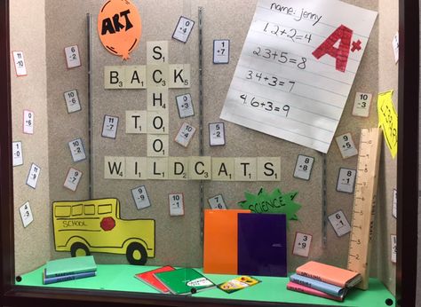 Back To School Display Case, School Display Case Ideas, School Display Case, School Hallway Displays, Display Case Ideas, Back To School Display, Back To School Displays, Rock Display, Teacher Morale