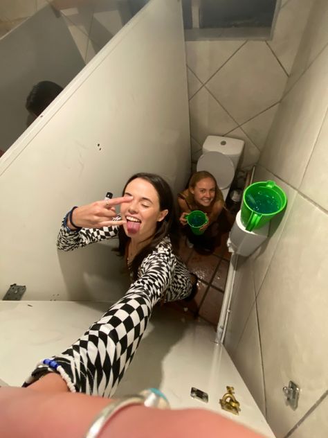 School Bathroom Kissing, School Toilets Aesthetic, School Bathroom Pics With Friends, Club Bathroom Selfie, Toilet Selfie, Ladies Toilet Sign, Ladies Restroom, Boss Queen, Bff Pictures