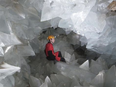 Enormous crystal Geode discovered in Spain | Geology IN Giant Crystal, Large Geode, Huge Crystal, Geology Rocks, Crystal Cave, Crystal Geode, Minerals And Gemstones, Rocks And Gems, Large Crystals