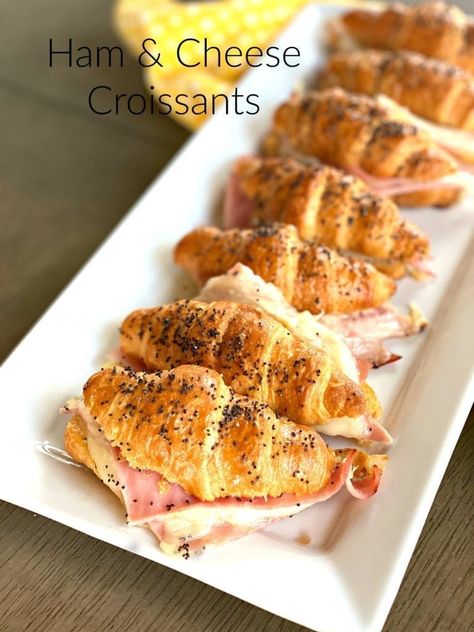 Croissant Recipe Stuffed, Croissant Appetizers, Croissant Pizza, Ham And Cheese Croissants, Breaky Ideas, Croissants Recipe, Ham And Cheese Croissant, Mini Croissant, Pizza Dip