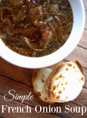 Simple French Onion Soup, Homemade French Onion Soup, Soup Simple, French Onion Soup Recipe, Onion Soup Recipes, Quick And Easy Soup, Crock Pot Soup, French Onion Soup, Easy Soups