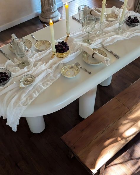 An intimate dinner party at home 🕯️🦪🍒 Intimate Dinner Party At Home, Dinner Party At Home, Intimate Dinner Party, Intimate Dinner, Party At Home, Dinner At Home, Fancy Dinner, Elegant Interiors, Vintage Pieces