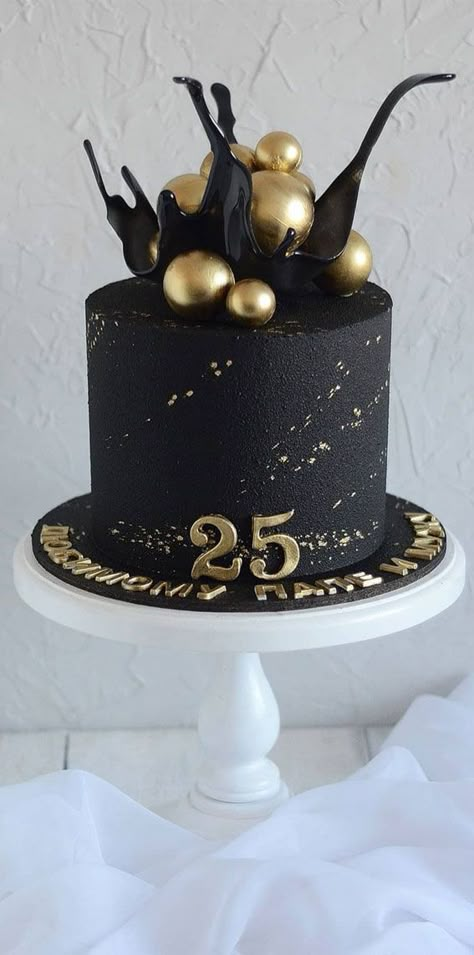 10. Textured black birthday cake When it comes to celebrate 25th birthday, you would want to celebrate in style and keeps the memory for... 25th Bday Cakes For Him, Textured Cake Ideas, 25th Cake Birthday, 25th Birthday Ideas For Her Cake, 25 Cake Ideas, Black 30th Birthday Party Ideas, Black Cakes Birthday For Women, All Black Cake Birthday, Designer Cakes Birthday