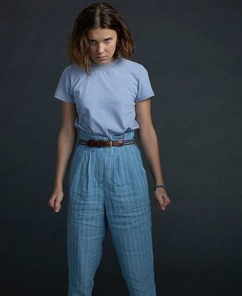 Stranger Things Tumblr, Stranger Things 3, Blue Outfit, Bobby Brown, Millie Bobby Brown, Outfits Fashion, Stranger Things, Chic Outfits, Street Style