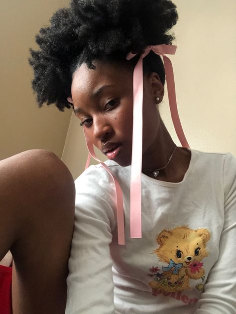 coquette pink dollette black girl curly natural hairstyles afro ribbon bow hairbow fashion aesthetic Natural Hairstyles Afro, Ingenue Romantic, Curly Natural Hairstyles, Hairstyles Afro, Short Box Braids Hairstyles, Short Box Braids, Hair Coils, Bow Hairstyle, Coquette Pink