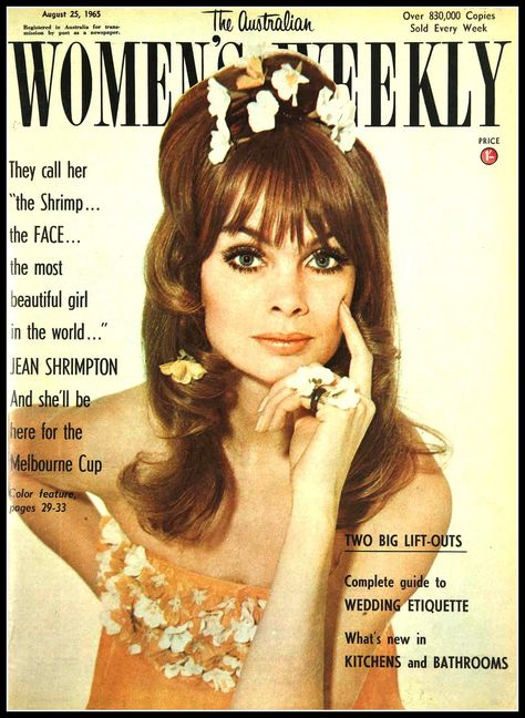 Jean Shrimpton, cover Australian Women's Weekly, August 25, 1965 1970s Models, 1965 Fashion, 1960's Style, Model Jeans, Jean Shrimpton, Mod Hair, 1960 Fashion, Retro Looks, August 25