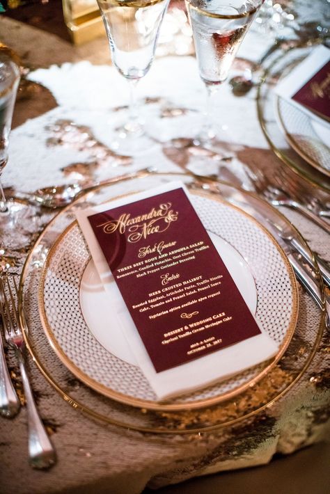 Burgundy And Gold Place Setting, Menu Photography, Burgundy Gold Wedding, Bday Decoration, Crimson Wedding, Gold And Burgundy Wedding, Gold Table Setting, Christmas Session, Ballroom Reception