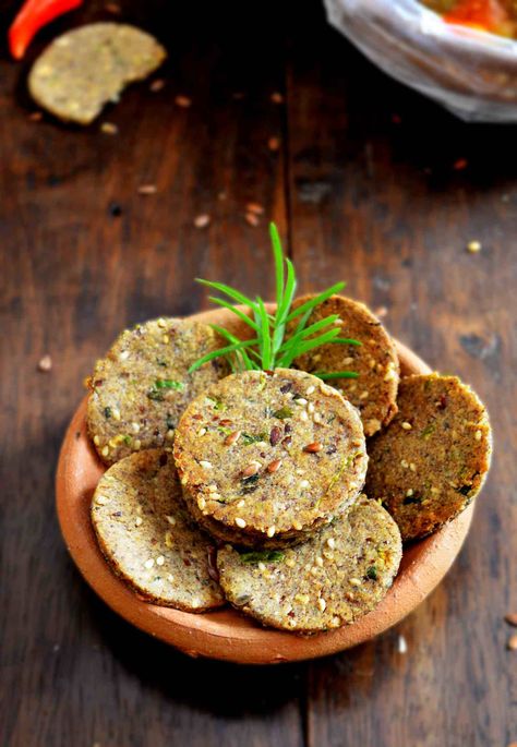 Savory Crackers Recipe, Multigrain Crackers, Savory Crackers, Seed Crackers Recipe, Mexican Wedding Cookies Recipes, Flax Seed Crackers, Baked Snacks, Savoury Crackers, Coconut Cookies Recipes