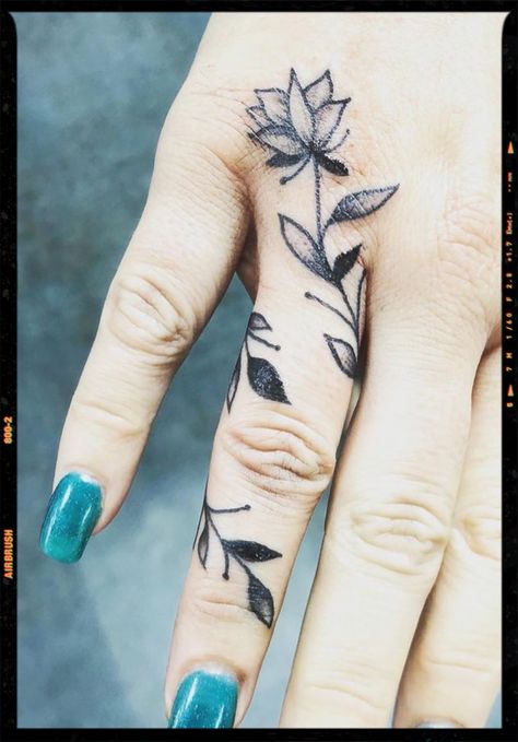 Botanical Finger Tattoo, Flower Finger Tattoos For Women, Ring Finger Tatoo, Finger Cover Up Tattoos For Women, Finger Flower Tattoo, Floral Finger Tattoo, Vine Finger Tattoos, Flower Tattoo On Hand, Side Finger Tattoos