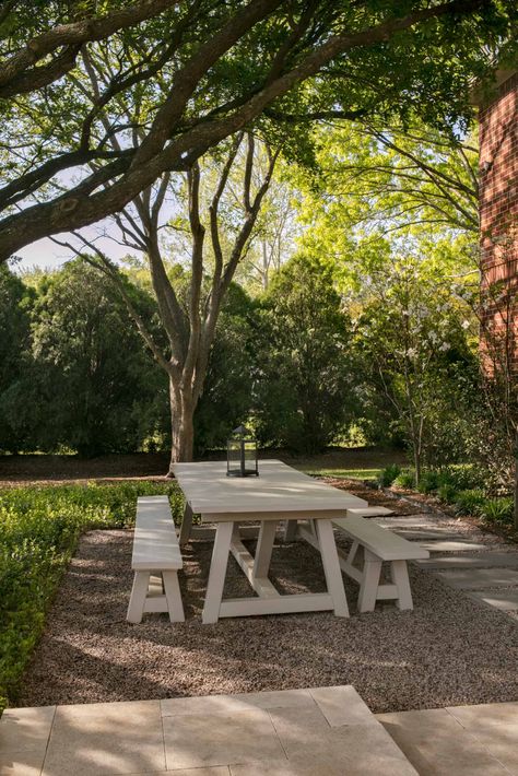 08-Timberwood Outdoor Dining Table Patio Dining Table Ideas, Rustic Outdoor Dining, Yard Gazebo, Outdoor Dinner Table, Patio Dining Tables, Boxwood Hedges, Backyard Dining, California Backyard, Limestone Paving