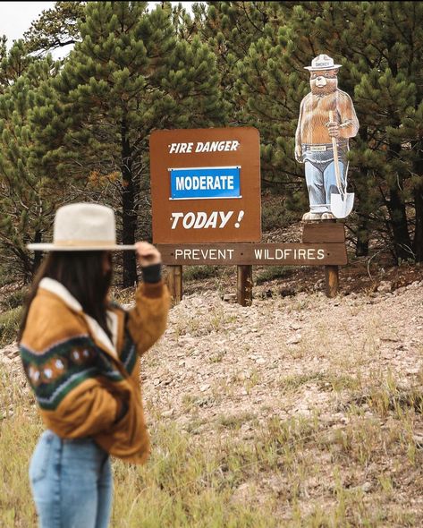 Mountain Hippie Aesthetic, Western Mountain Cowgirl Outfits, Crunchy Cowgirl Aesthetic, Granola Cowgirl Aesthetic, Mountain Cowgirl, Outdoorsy Fashion, Pnw Vibes, Granola Vibes, Granola Girl Outfits