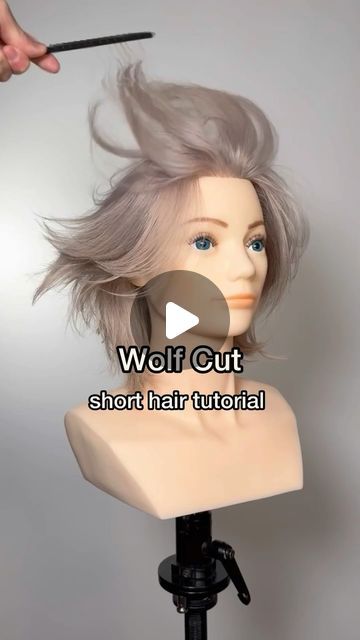 Wolf Cut Tutorial, Haircut Wolfcut, Short Wolf Cut, A Wolf Cut, Cut Hair At Home, Trim Your Own Hair, Cut Own Hair, Easy Hair Cuts, How To Cut Your Own Hair