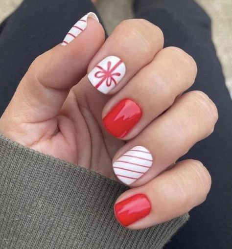 White Fake Nails, Red Press On Nails, Christmas Press On Nails, Nails Press Ons, Winter Manicure, Press On Nails Short, Gothic Nails, Christmas Gel Nails, Press Ons