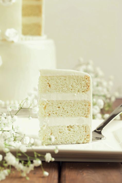 Vanilla Wedding Cake, Gluten Free Wedding Cake, Vegan Buttercream Frosting, Vegan Vanilla Cake, Wedding Cake Vanilla, Vegan Buttercream, Vegan Wedding Cake, Cake Simple, Vegan Wedding