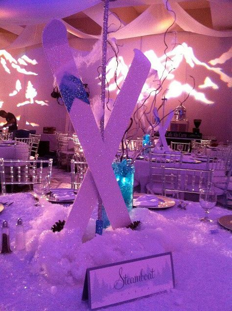 Aspen Theme Party, Apres Ski Party Decoration, Ski Lodge Christmas, Ski Lodge Party, Snowboard Wedding, Schnee Party, Ski Apres, Apre Ski, Mitzvah Decor