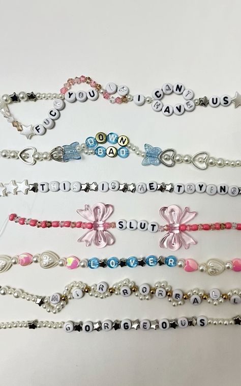 Taylor Swift Frenship Braclets, The Eras Tour Bracelets Ideas, Concert Bracelets, Eras Tour Bracelets, Taylor Bracelet, Eras Bracelets, Swift Bracelet, Sleepover Party Games, Photos Of Taylor Swift