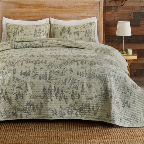 A lodge-inspired print that will decorate your bed perfectly for the winter season at your cabin. This quilt set features a sage green set with simple bear and mountain outlines, reminding us of gorgeous nature scenes. With a matching reverse on this quilt set featuring bear prints, you can easily change up the design or have a beautiful lodge accent peak through your bed styling. This bedding set is ultra-soft, durable, and perfect for layering with your other winter bedding for the ultimate be King Size Cabin Bedding, Lodge Aesthetic, Lodge Bedding, Cabin Room, Clean Bed, Cabin Bed, Winter Bedding, Beautiful Cabins, Perfect Bedding