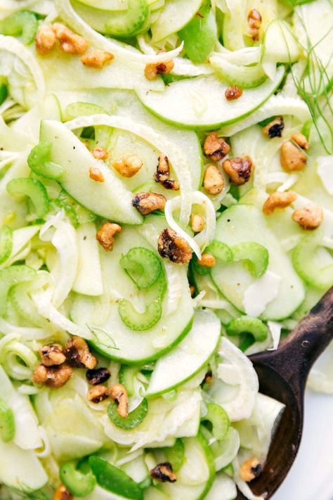 Apple Fennel Salad | Chelsea's Messy Apron Apple Fennel Salad, Fennel And Apple Salad, Vege Dishes, Green Apple Salad, Fennel Recipes, Chelsea's Messy Apron, Healthy Nutrition Plan, Food Salad, Crisp Apple