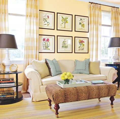 23 Yellow Living Room Ideas for a Bright, Happy Space Yellow Living Room Accessories, Salons Cottage, Yellow Walls Living Room, Yellow Decor Living Room, Round Rug Living Room, Cottage Decor Living Room, Grass Wall, Living Room Arrangements, Yellow Room