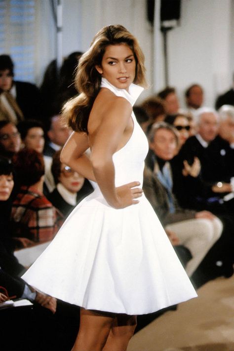 Cindy Crawford Photo, Models 90s, 90s Runway Fashion, Original Supermodels, 90s Model, Fashion 90s, 90s Supermodels, 90s Models, Elizabeth Hurley