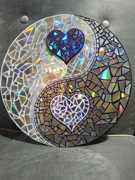 Cd Mosaic, Cd Crafts Diy, Old Cd Crafts, Art Cd, Old Cd, Camp Crafts, Horse Camp, Cd Crafts, Kraf Diy