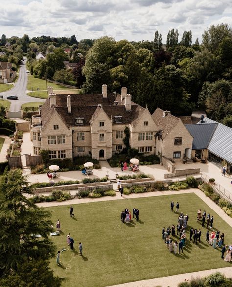 A few frames from Ann Marie & Andrew's wedding at the gorgeous Kin House, Wiltshire ⁠ ⁠ Photographer @samsparksphoto⁠ Venue @kinhousewiltshire⁠ Video @toastfilmsuk⁠ Florist @femme_petale⁠ Makeup @caleysoulmakeup⁠ Hair @georgiemaiseyhair⁠ ⁠ #editorialstyleweddingphotography #realweddings #luxurywedding #luxuryweddingphotography #luxuryweddingphotographer #editorialweddingphotographer #cotswoldsweddingphotographer #londonweddingphotographer #weddinginspiration #weddinginspo #weddingmoments #wed... Kin House Wedding, Kin House Wiltshire, Kin House, Sam Sparks, Middleton Lodge, Wedding Venues Uk, Vogue Wedding, Luxury Wedding Photography, Ann Marie