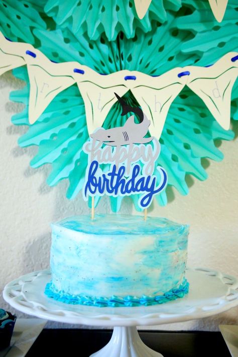 Weld images in Cricut Design Space to create custom cake toppers like this fun shark birthday party cake topper!  See more fun shark party ideas (perfect for shark week) over on Jordan's Easy Entertaining #CricutMade #sharkparty Shark Birthday Party Cake, Shark Cake Topper, Character Cupcakes, Shark Cake, Fun Party Themes, Shark Birthday Party, Race Car Party, Shark Party, Easy Entertaining