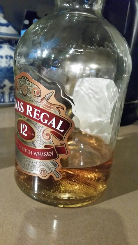 Chivas Regal Fake Story, Broken Phone Screen Iphone, Alcohol Snapchat, Alcohol Snapchat Party, Snapchat Party, Jack Daniels Cocktails, Muslim Kids Fashion, Coke Drink, Beer Bong