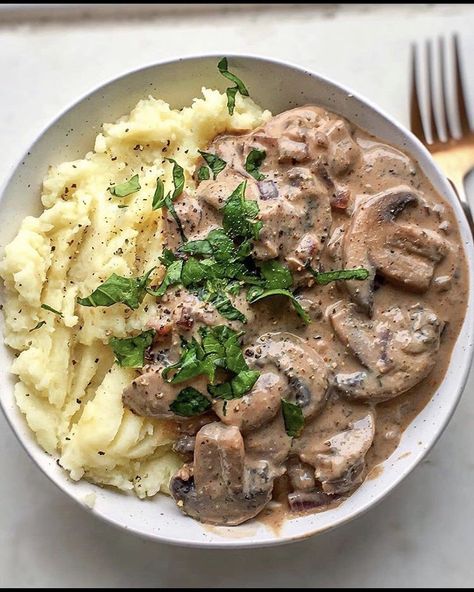 Comforting Meals, Plantbased Recipes, Mushroom Stroganoff, Idee Pasto, Healthy Food Dishes, Makanan Diet, Läcker Mat, Healthy Lifestyle Food, Healthy Food Motivation