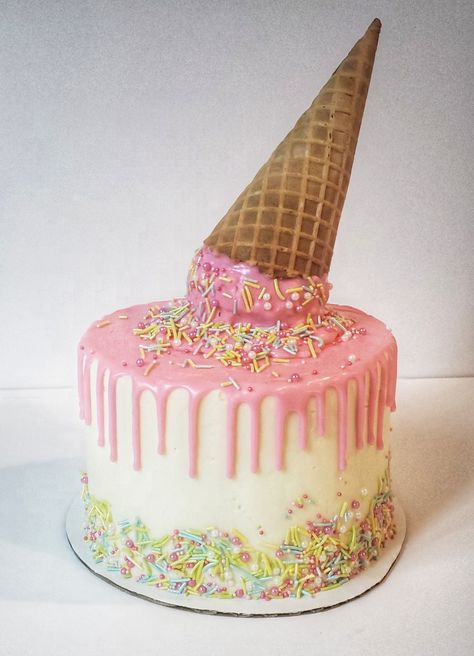 Ice Cream Drip Cake, Ice Cream Theme Cake, Birthday Drip Cake, Ice Cream Pink, Girly Birthday Cakes, Ice Cream Cone Cake, Ice Cream Birthday Cake, Lucky Charms Cereal, Ice Cream Theme