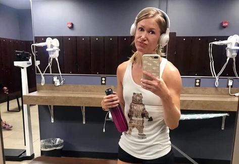 Why some women are starting to wear on-ear headphones in the gym. Written by Lindsay Ball – My mental health blog. A public diary trying to make sense of the world Gym Headphones Aesthetic, Over Ear Headphones Aesthetic, Headphones For Gym, Best Workout Headphones, Gym Headphones, Workout Headphones, My Mental Health, Free Weights, Hair Pulling