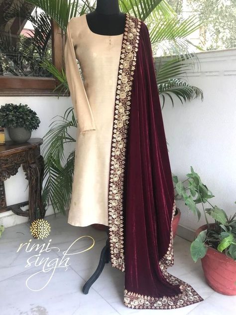 Beige Kurta With Dupatta, Maroon Velvet Dupatta, Maroon Velvet Pakistani Dress, Velvet Dupatta Designs, Velvet Dupatta Suits, Bridal Lehenga Maroon, Maroon Dupatta, Velvet Dupatta, Suits Black