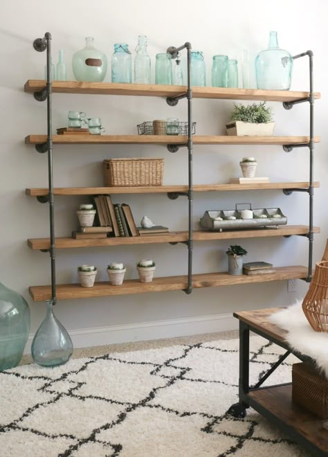 Diy Shelves Design, Industrial Bookshelves, Bookshelves Design, Diy Industrial Home Decor, Industrial Pipe Decor, Diy Shelves Ideas, Diy Pipe Shelves, Industrial Home Design, Industrial Pipe Shelves