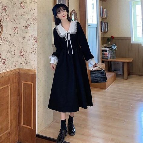 Forest Dress, Autumn Chic, Preppy Mode, Vintage Midi Dresses, Dress Korean, Estilo Preppy, Vestidos Vintage, Korean Dress, Black Long Sleeve Dress