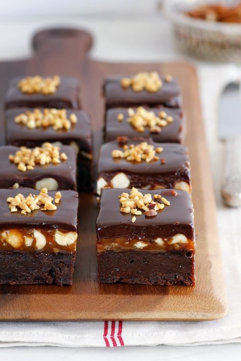 Dessert Shooters Recipes, Salted Caramel Brownies, Caramel Brownies, Delicious Brownies, How To Roast Hazelnuts, Chocolate Toffee, Best Brownies, Gluten Free Chocolate, Pastry Recipes