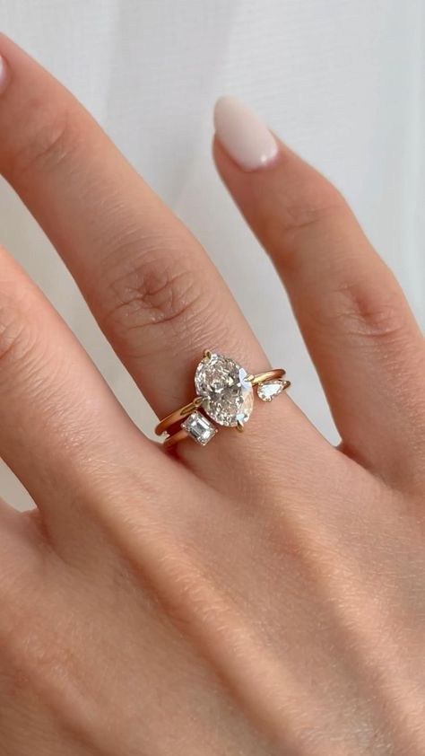 Unique Diamond Wedding Bands, Oval Diamond Solitaire, Dream Wedding Ring, The Bling Ring, Cute Engagement Rings, Future Engagement Rings, Oval Engagement, Dream Engagement, Dream Engagement Rings