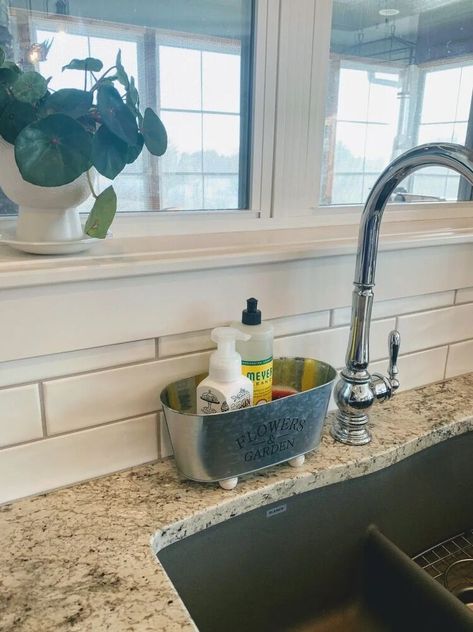 Kitchen Sink Soap Tray Ideas Diy, Ceramic Sink Organizer, Kitchen Sink Brush Holder Ideas, Dish Sponge Holder Ideas, Kitchen Sponge Holder Ideas, Kitchen Sink Caddy Ideas, Sink Caddy Ideas, Kitchen Sink Soap Tray Ideas, Farmhouse Sink Caddy